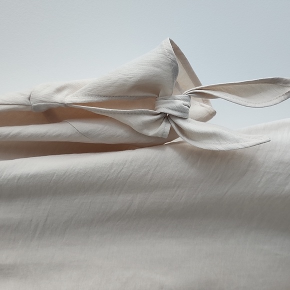 FRANK LYMAN Loose Top With Tie Sleeve Detail Size 8 - Picture 3 of 7